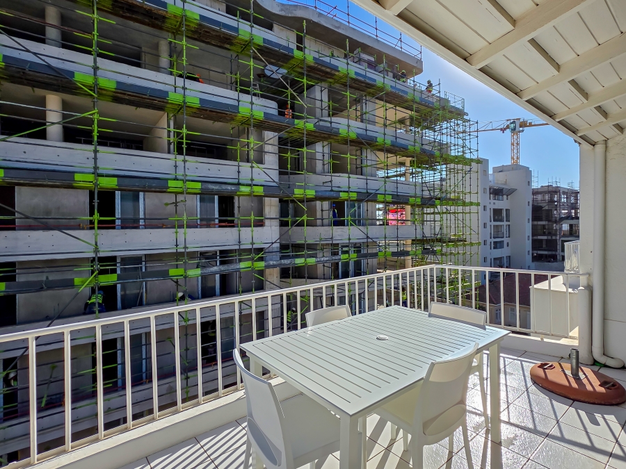 2 Bedroom Property for Sale in Sea Point Western Cape